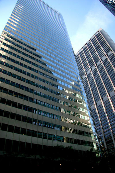 55 West Monroe (1980) (41 floors) (former Xerox Building). Chicago, IL. Architect: Murphy/Jahn Architects.