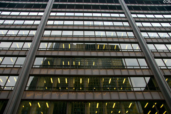 Richard J. Daley Center (1965) (32 floors) (65 West Washington St.). Chicago, IL. Architect: Skidmore, Owings & Merrill + Loebl, Schlossman & Bennett.