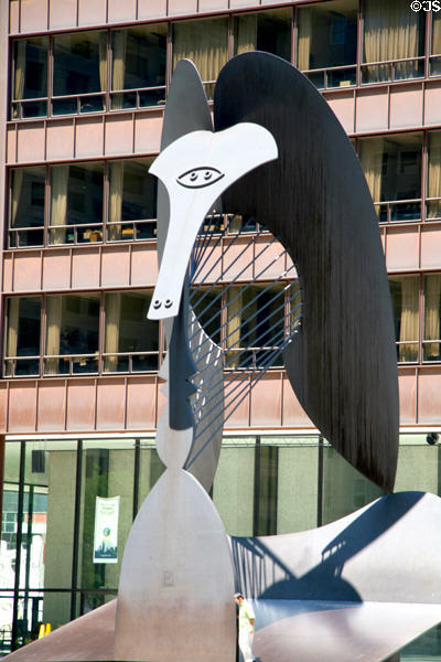 Statue by Pablo Picasso on Plaza of Richard J. Daley Center. Chicago, IL.