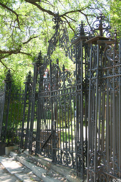 Iron fence of Sidney A. Kent House. Chicago, IL.