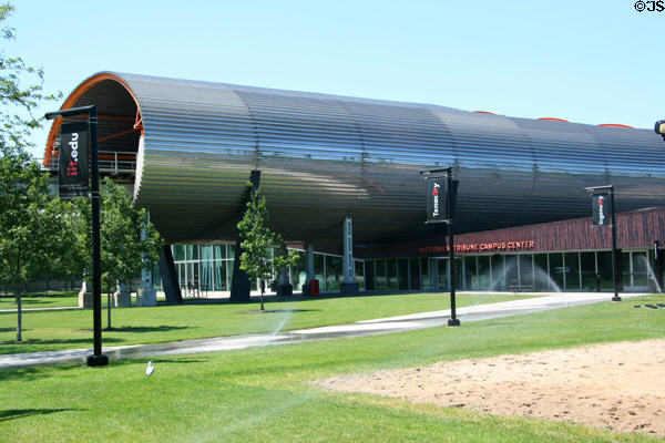 McCormick Tribune Campus Center (MTCC) (2003) (33rd at State St.). Chicago, IL. Architect: Rem Koolhaas.