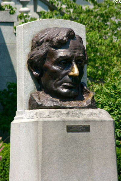 Copy of Lincoln's bust by Gutzon Borglum at Lincoln's Tomb. Springfield, IL.