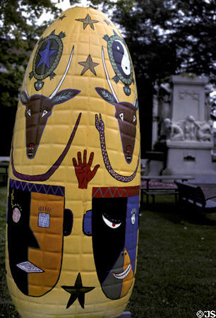City corn cob decorations: Totem by Ron Woj Tanowski. Bloomington, IL.