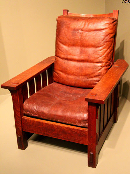 Oak & leather armchair (1901) by Gustav Stickley at Art Institute of Chicago. Chicago, IL.