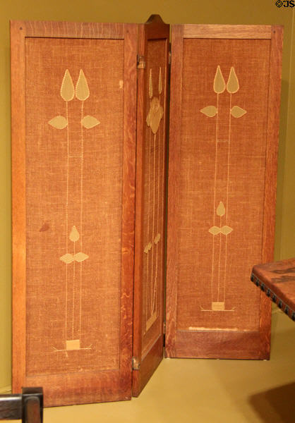 Three-fold screen (1905) by Gustav Stickley at Art Institute of Chicago. Chicago, IL.