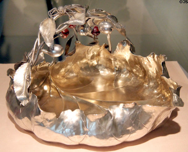 Silver & copper berry bowl (1885-95) by George W. Shiebler of New York City at Art Institute of Chicago. Chicago, IL.