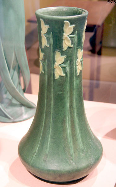 Earthenware vase (1903-9) attrib. George Prentiss Kendrick for Grueby Faience Co. of Boston, MA at Art Institute of Chicago. Chicago, IL.