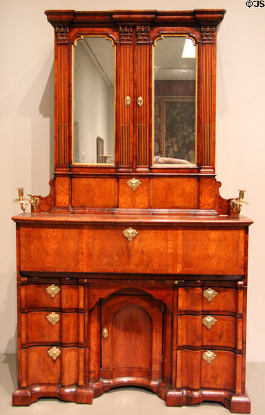 Secretary cabinet (1732) by John Kirkhoffer of Dublin, Ireland at Art Institute of Chicago. Chicago, IL.