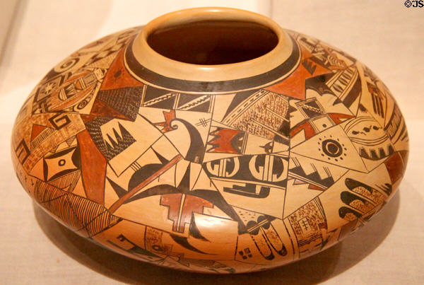 Hopi ceramic polychrome jar (c1990) by Priscilla Namingha Nampeyo from Arizona at Art Institute of Chicago. Chicago, IL.