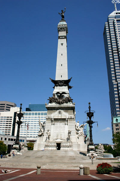 State Soldiers & Sailors Monument (1902). Indianapolis, IN. Architect: Bruno Schmitz.