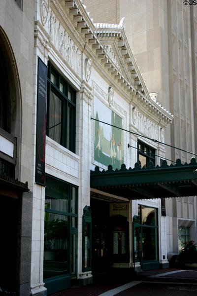 Hilbest Circle Theatre (1916) (45 Monument Circle). Indianapolis, IN. Style: Classical revival. Architect: Bedford Stone Construction Co..