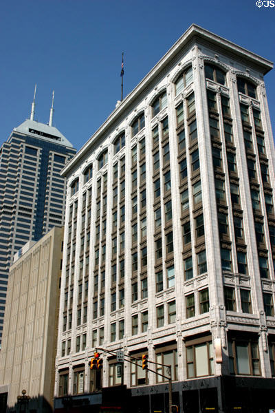 Kahn (King Cole) Building (1916) at Meridian & Washington Sts. Indianapolis, IN. Architect: Vonnegut, Bohn & Mueller.