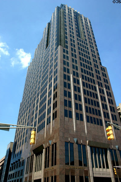 300 North Meridian (1989). Indianapolis, IN. Style: Postmodern. Architect: Haldeman Powell & Partners.