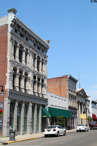 Italianate heritage building (227 Main St.). Vincennes, IN.