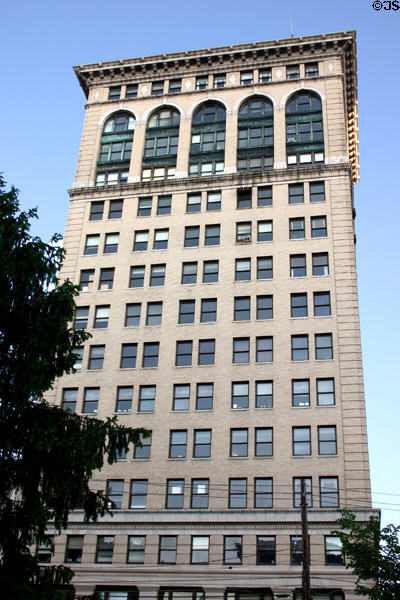 Fayette National Bank Building (1914) (167 W. Main St.). Lexington, KY. Style: Beaux arts. Architect: McKim, Mead & White. On National Register.