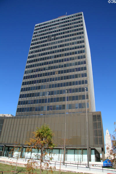 One American Place (1974) (24 floors) (301 Main St.). Baton Rouge, LA. Style: International Style. Architect: Broussard Thaddeus + Perkins & Will.
