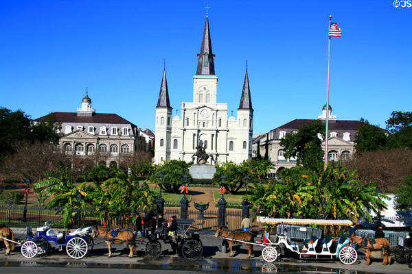 Overview of Jackson Square with Cabildo, St. Louis Cathedral, Presbytère & Andrew Jackson statue. New Orleans, LA.