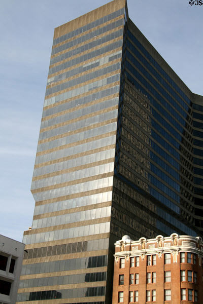 Poydras Center (1983) (28 floors). New Orleans, LA. Architect: Smallwood, Reynolds, Stewart, Stewart & Assoc., Inc..