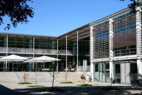 Lavin-Bernick Center for University Life (2006) at Tulane University. New Orleans, LA. Architect: Vincent James & Assoc..