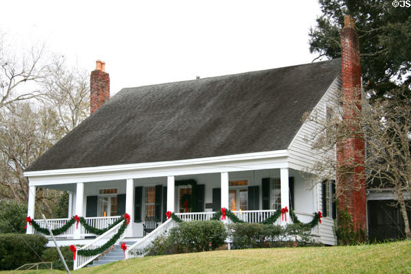 Prospect house (prior to 1807) (9746 Royal St.). St. Francisville, LA. On National Register.