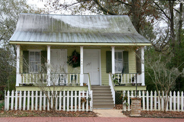 Yellow Creole-style cottage (11840 Ferdinand St.). St. Francisville, LA.