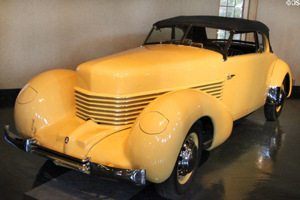 Cord Phaeton (1937) from Auburn, IN at Heritage Plantation Auto Museum. Sandwich, MA.