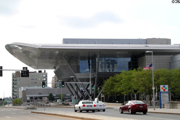 Boston Convention & Exhibition Center (2004) (348 D St.). Boston, MA. Architect: Rafael Viñoly Architects + HNTB Architecture.