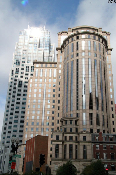 125 Summer St. (1989) (22 floors) with State Street Financial Center beyond. Boston, MA. Architect: Kohn Pederson Fox.