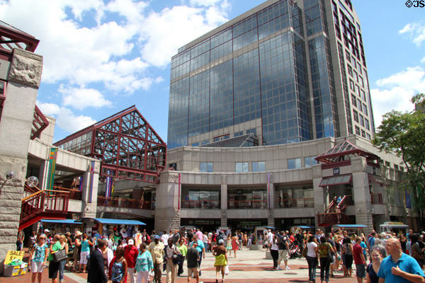 Market Place Center (1985) (17 floors) (200 State St.). Boston, MA. Architect: WZMH Architects.