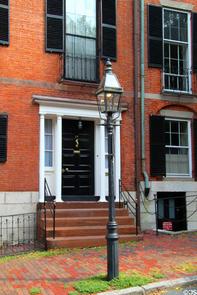 John C. Howard - Cyrus Augustus Bartol House (1805) (17 Chestnut St.) in Beacon Hill. Boston, MA. Style: Federal. Architect: Charles Bulfinch.