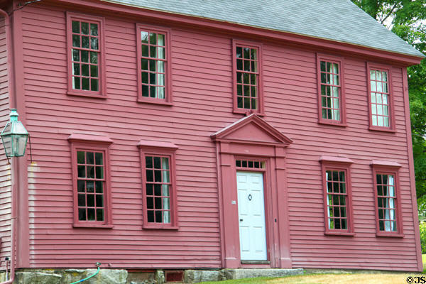 Munroe Tavern served as British Earl Percy's headquarters (April 19, 1775). Lexington, MA.