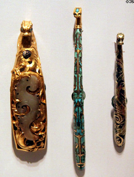 Chinese belt hooks (4th-3rdC BCE) at Harvard Art Museums. Cambridge, MA.