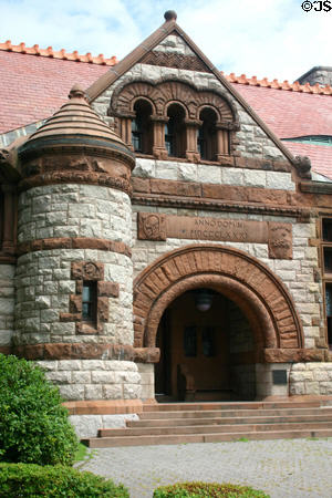 Crane Library (1881). Quincy, MA. Style: Richardsonian Romanesque. Architect: Henry Hobson Richardson. On National Register.