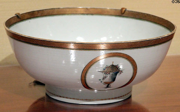 Chinese export porcelain bowl (c1800) at Museum of Fine Arts. Boston, MA.