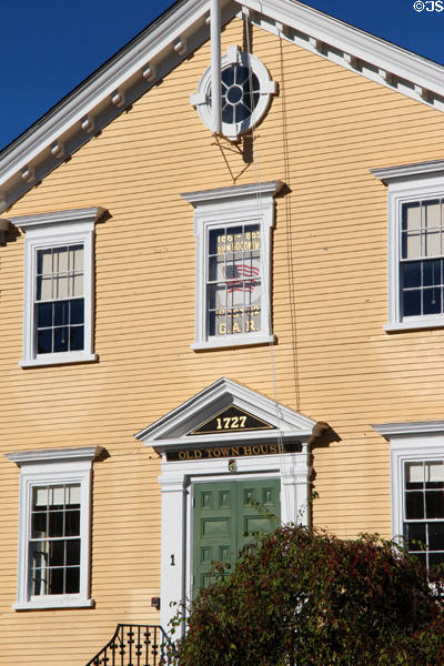 Marblehead Old Town House (1727) with GAR Museum. Marblehead, MA.