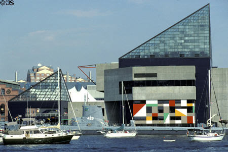 National Aquarium of Baltimore (1981). Baltimore, MD. Architect: Cambridge Seven Assoc..