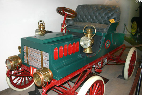 Rawnsley Runabout automobile (1904-5) in Maine State Museum. Augusta, ME.