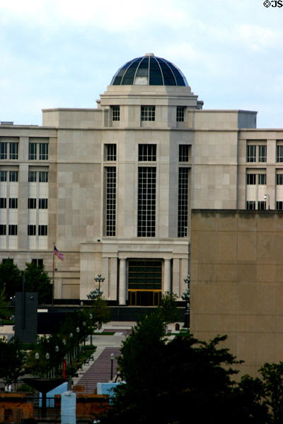 Michigan Hall of Justice (2002) (925 West Ottawa). Lansing, MI. Architect: Albert Kahn Assoc. + Spillis Candela DMJM.