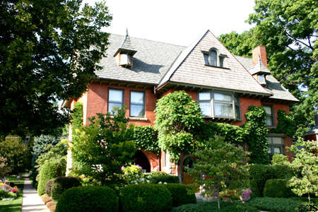 Wheeler-Casper-Maybee house (1893) (222 W Mansion St.). Marshall, MI. Style: Romanesque Revival.