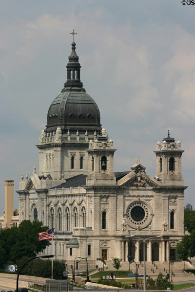 Basilica of Saint Mary (1915) (Hennepin Ave. & 16th St.) (Height 52 m 172 ft). Minneapolis, MN. Style: Baroque Revival. Architect: Emmanual Louis Masqueray. On National Register.