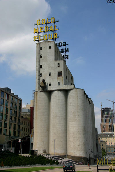 Gold Medal Flour Mill at St. Anthony Falls Historic District. Minneapolis, MN.
