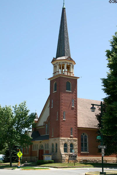 First Baptist Church (1893) (123 E. Main St. at Court Ave.). Owatonna, MN. Architect: Warren B. Dunnell.
