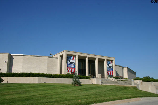 Harry S. Truman Presidential Museum & Library (1957). Independence, MO. Architect: Edward Neild.