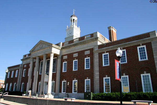 Courthouse (1933) modeled on Independence Hall. Independence, MO.