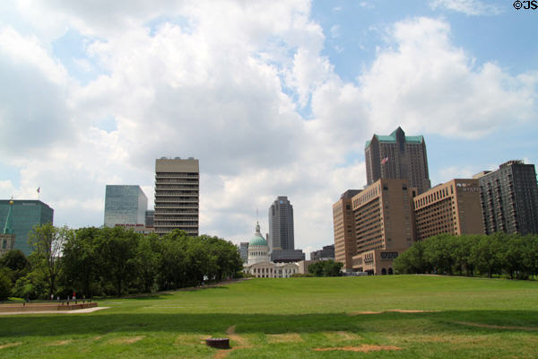 Skyline of St. Louis. St. Louis, MO.