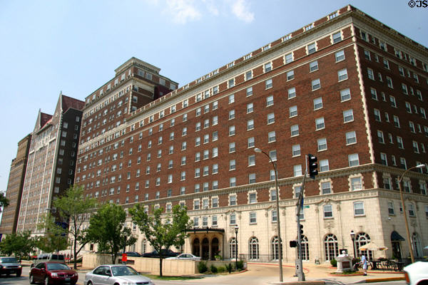 Coronado Place (1923) (15 floors) (3701 Lindell Blvd.). St Louis, MO.