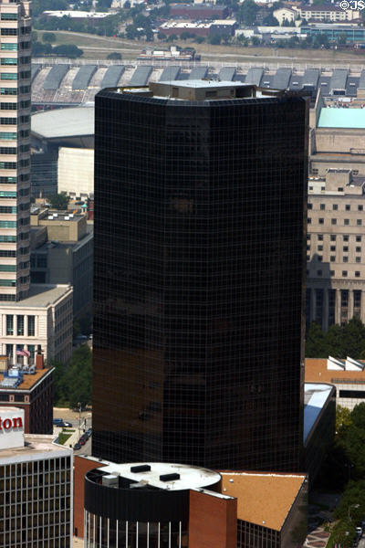 Bank of America Plaza (1981) (31 floors) (800 Market St.). St Louis, MO. Architect: 3D/International.