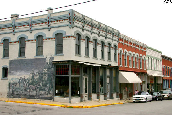 Heritage commercial streetscape (141 E 3rd St.). Carthage, MO.