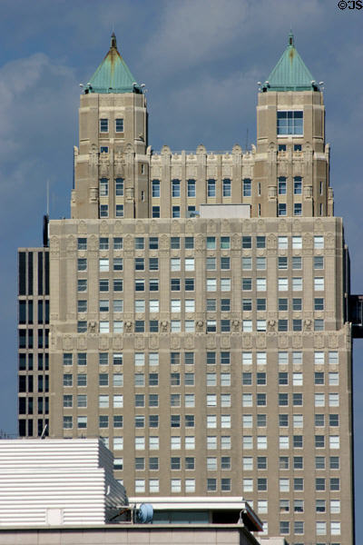 Fidelity Bank & Trust (Old Federal Office) Building (1931) (35 floors) (909 Walnut St.). Kansas City, MO. Style: Art Deco. Architect: Hoit, Price & Barnes. On National Register.