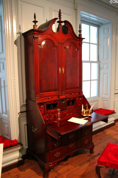 Mahogany desk & bookcase (c1765-80) from Boston or Salem at Nelson-Atkins Museum. Kansas City, MO.